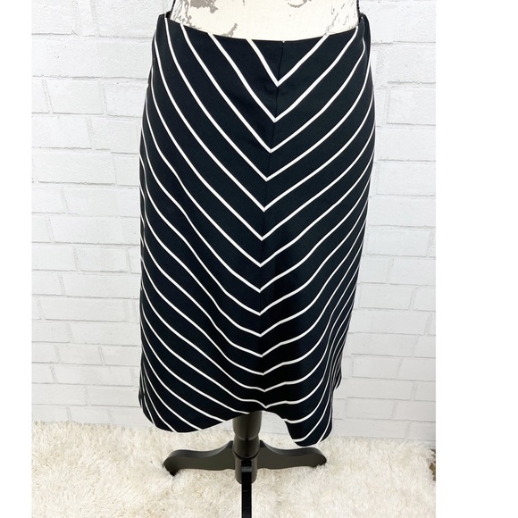 Zara Women’s Chevron Striped‎ Skirt Size 4 - Picture 4 of 8
